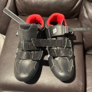 Barely used peloton cycling shoes